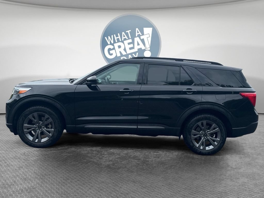 Used 2023 Ford Explorer XLT w/ Equipment Group 202A AWD/4WD image 6