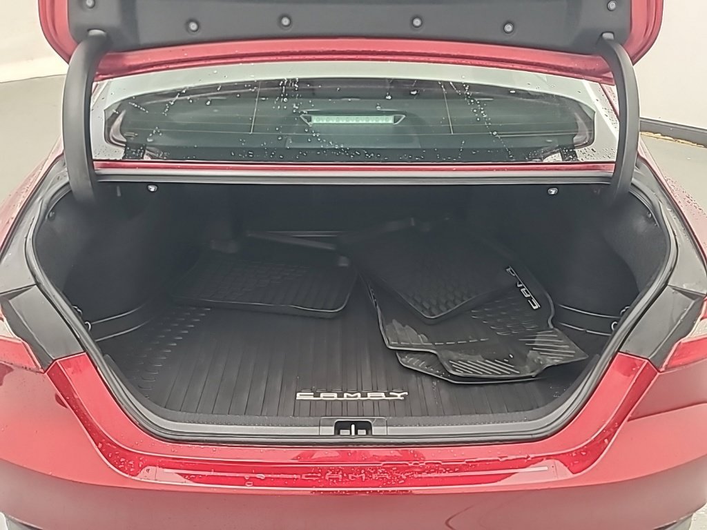 Used 2019 Toyota Camry LE FWD image 18
