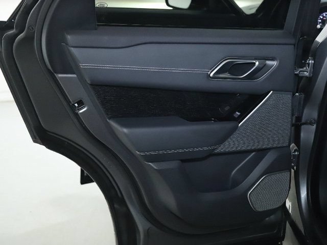 Used 2019 Land Rover Range Rover Velar R-Dynamic SE AWD/4WD image 34