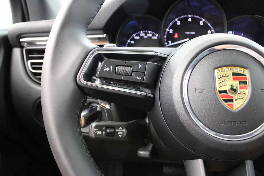 New 2026 Porsche Macan image 23