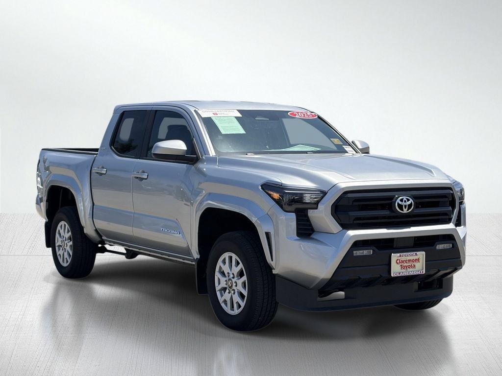 Certified 2025 Toyota Tacoma SR5 AWD/4WD image 12