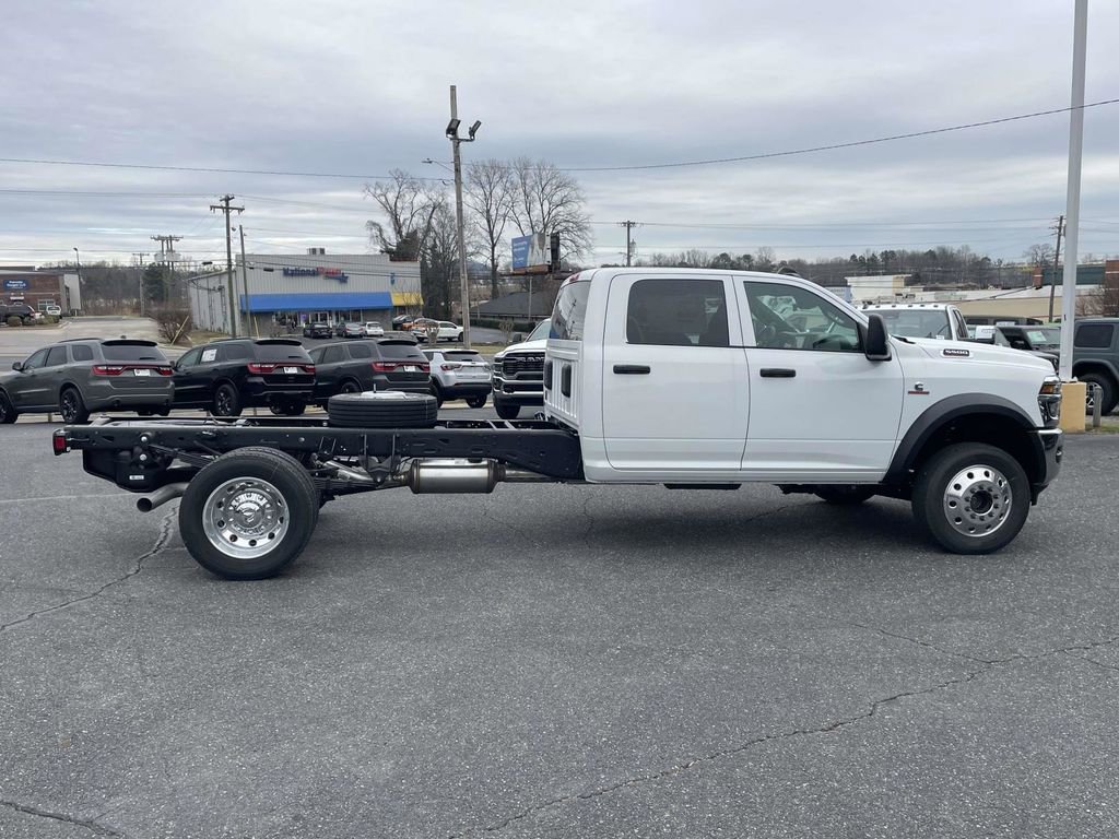 New 2026 RAM 5500 Tradesman w/ Chrome Appearance Group image 9