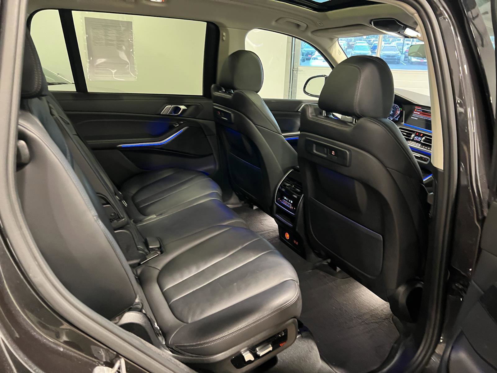 Used 2022 BMW X7 xDrive40i w/ Premium Package image 43