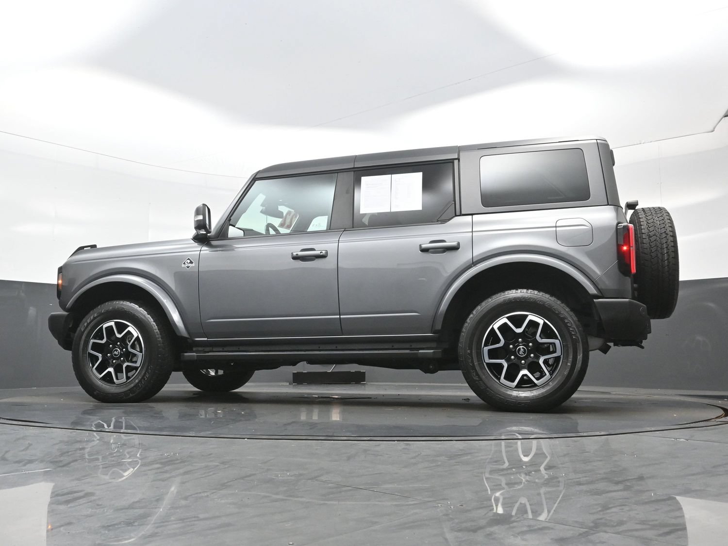 Used 2022 Ford Bronco Outer Banks AWD/4WD image 29