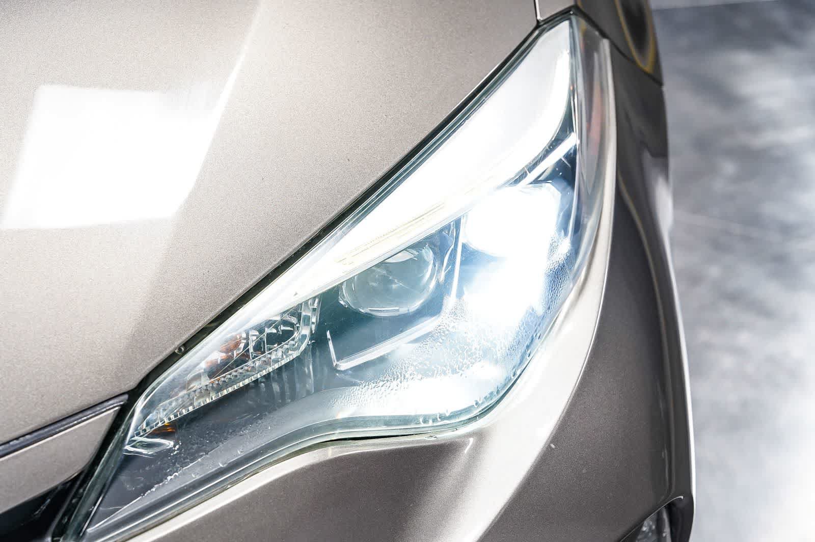 Certified 2018 Toyota Corolla SE FWD image 8