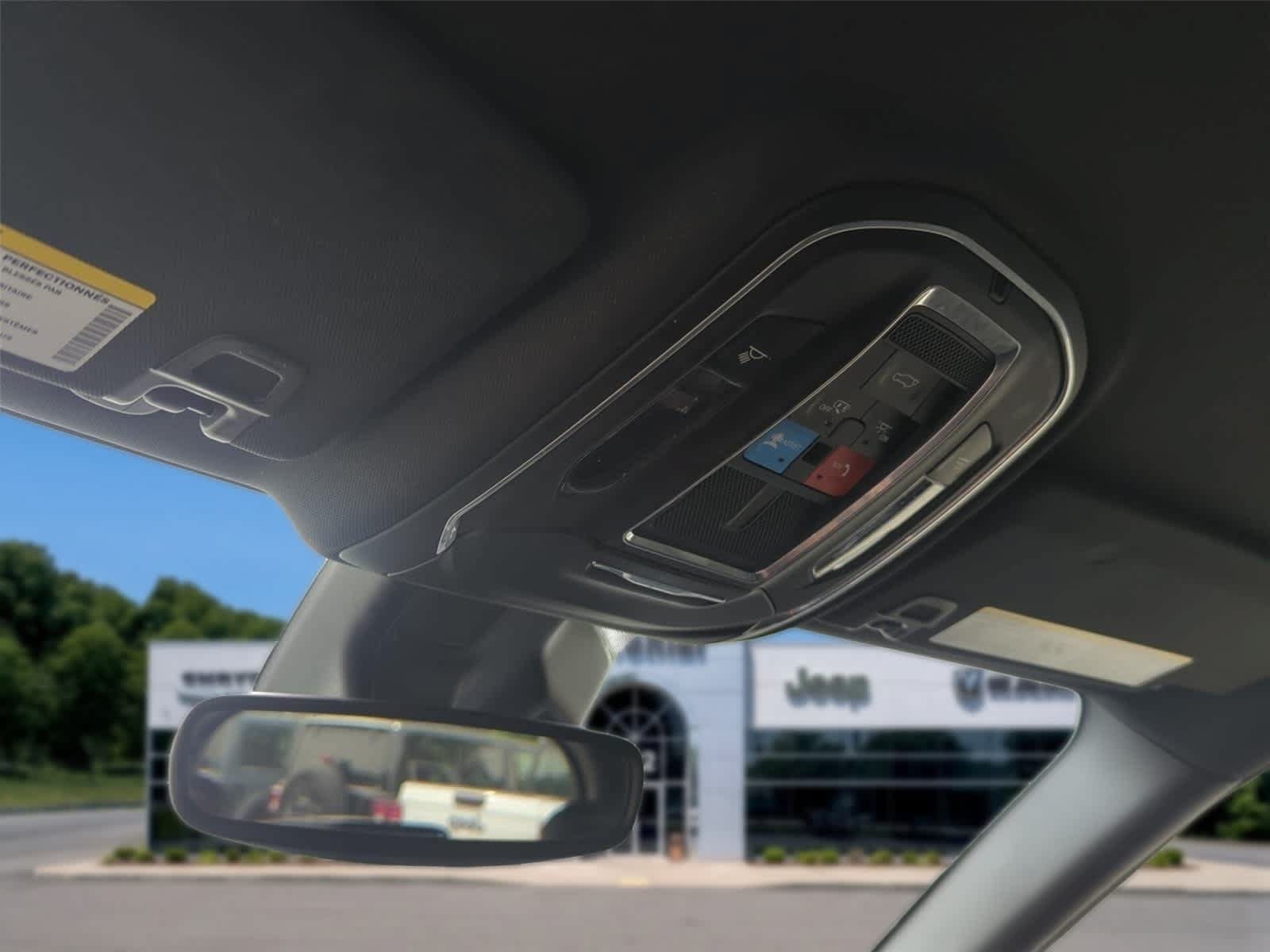 Used 2023 Jeep Grand Cherokee Altitude AWD/4WD image 22