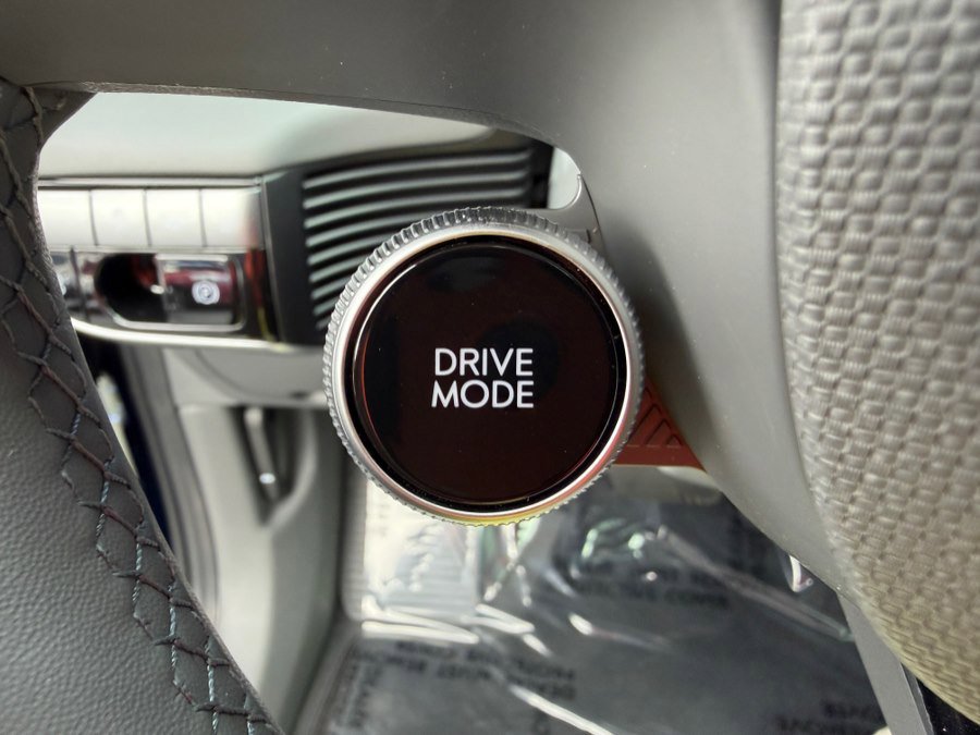 Used 2026 Hyundai Ioniq 5 Limited AWD/4WD image 18