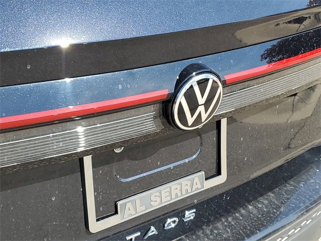 New 2025 Volkswagen Taos SE image 8