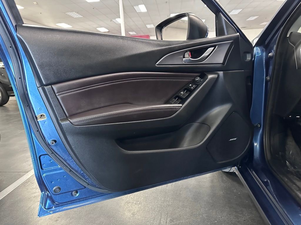 Used 2018 MAZDA MAZDA3 Grand Touring w/ Premium Equipment Package image 13