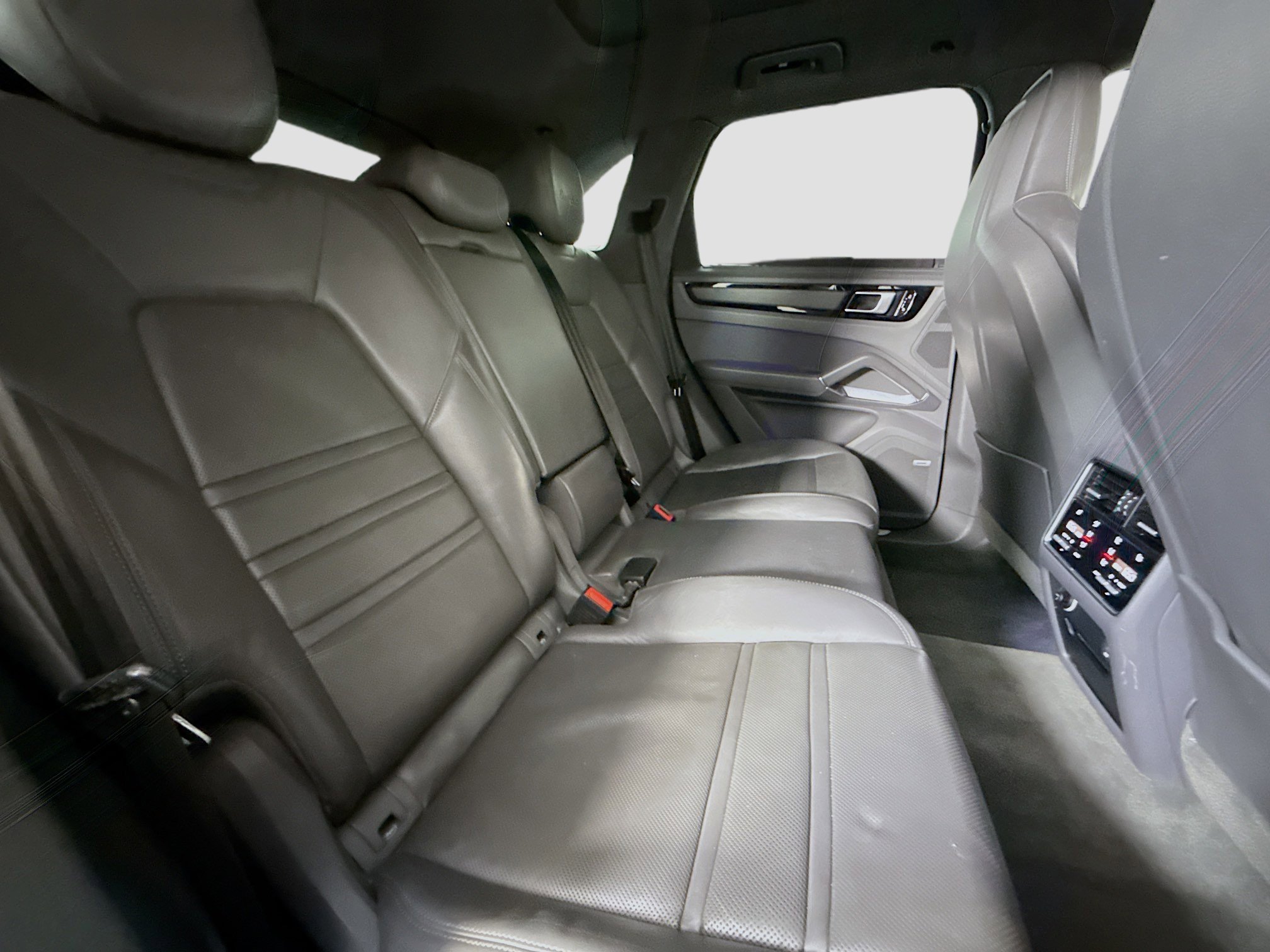 Used 2019 Porsche Cayenne Turbo image 25