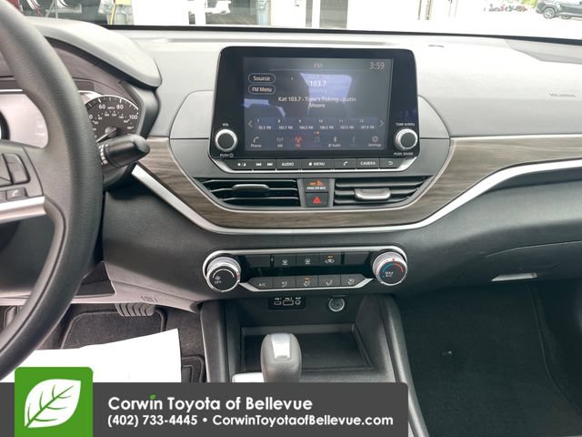 Used 2025 Nissan Altima 2.5 SV FWD image 17