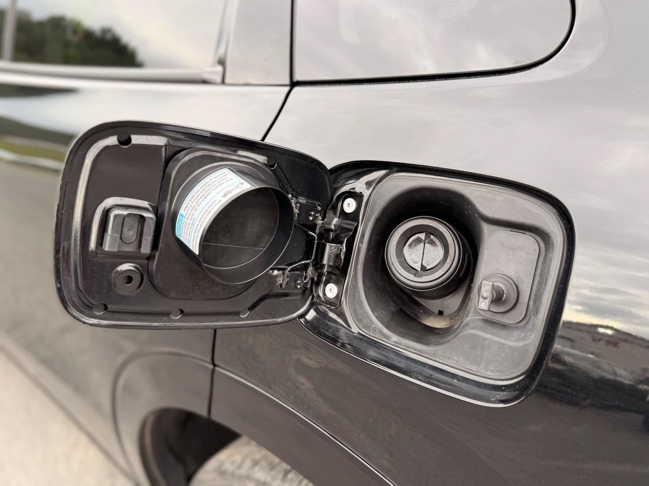 Used 2025 Honda HR-V EX-L image 15