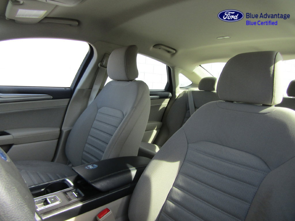 Used 2019 Ford Fusion SE FWD image 5