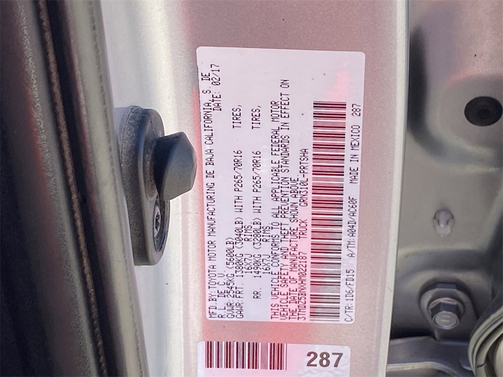 Certified 2017 Toyota Tacoma TRD Off-Road image 35