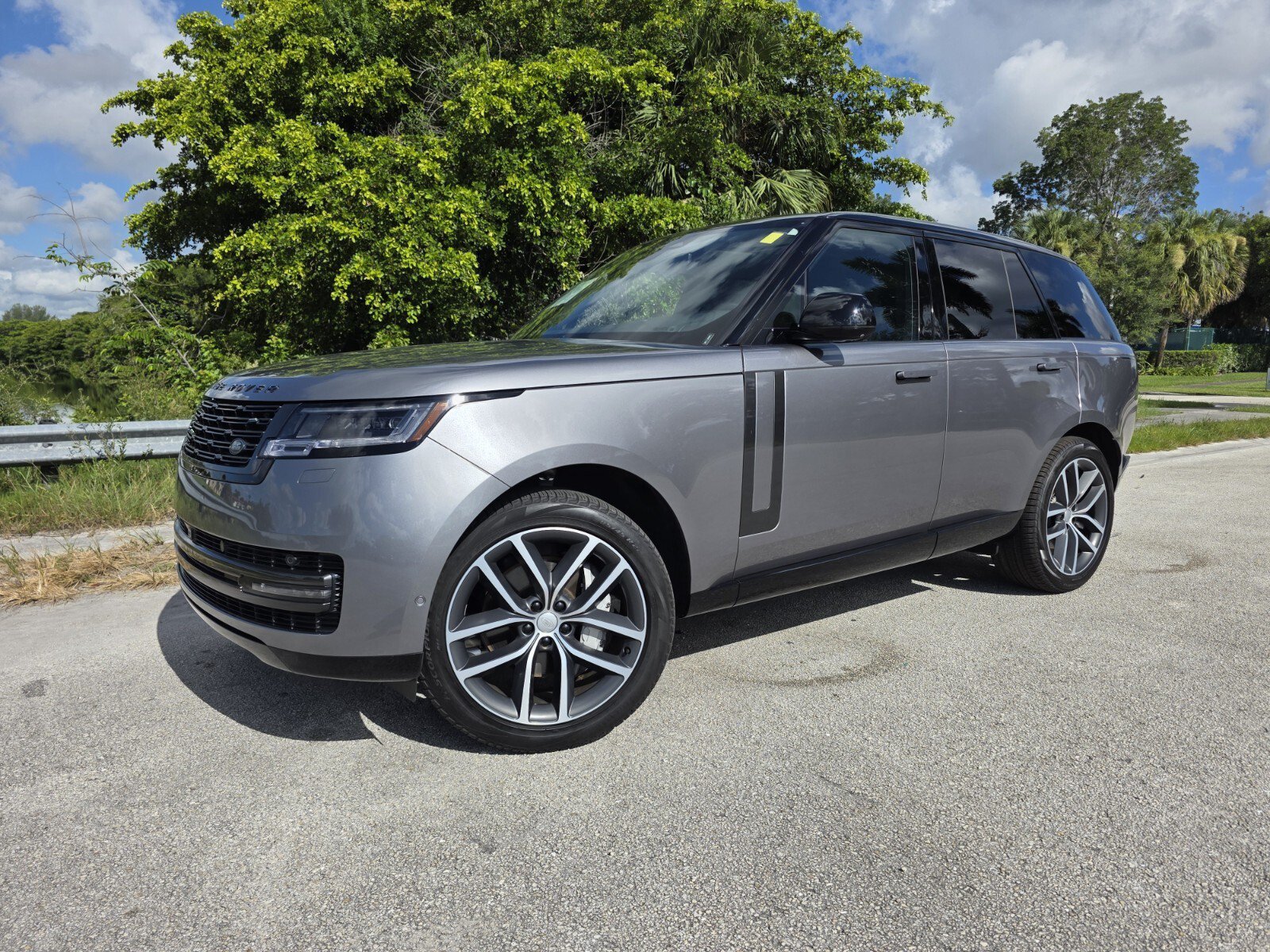Certified 2024 Land Rover Range Rover SE AWD/4WD image 1