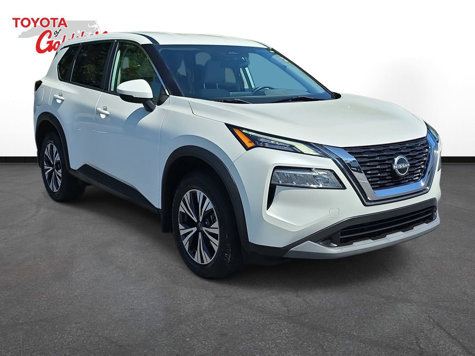 Used 2023 Nissan Rogue SV FWD image 3
