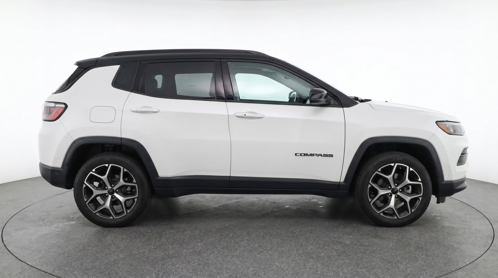 Used 2025 Jeep Compass Limited AWD/4WD image 11