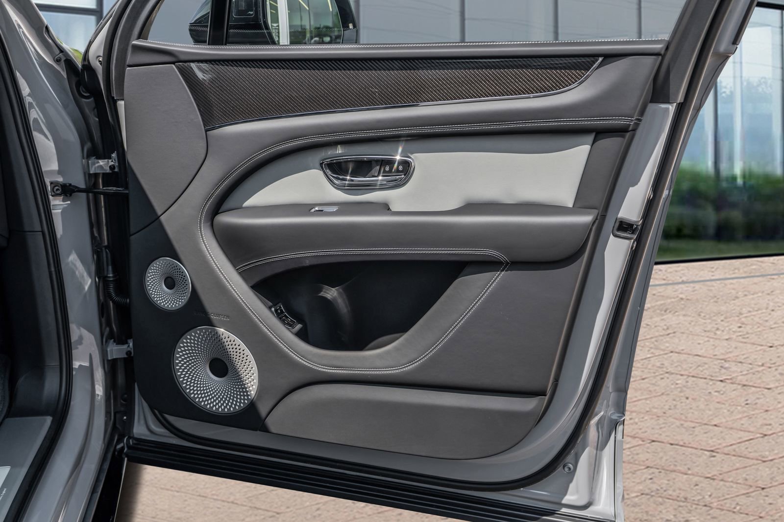 New 2025 Bentley Bentayga image 56