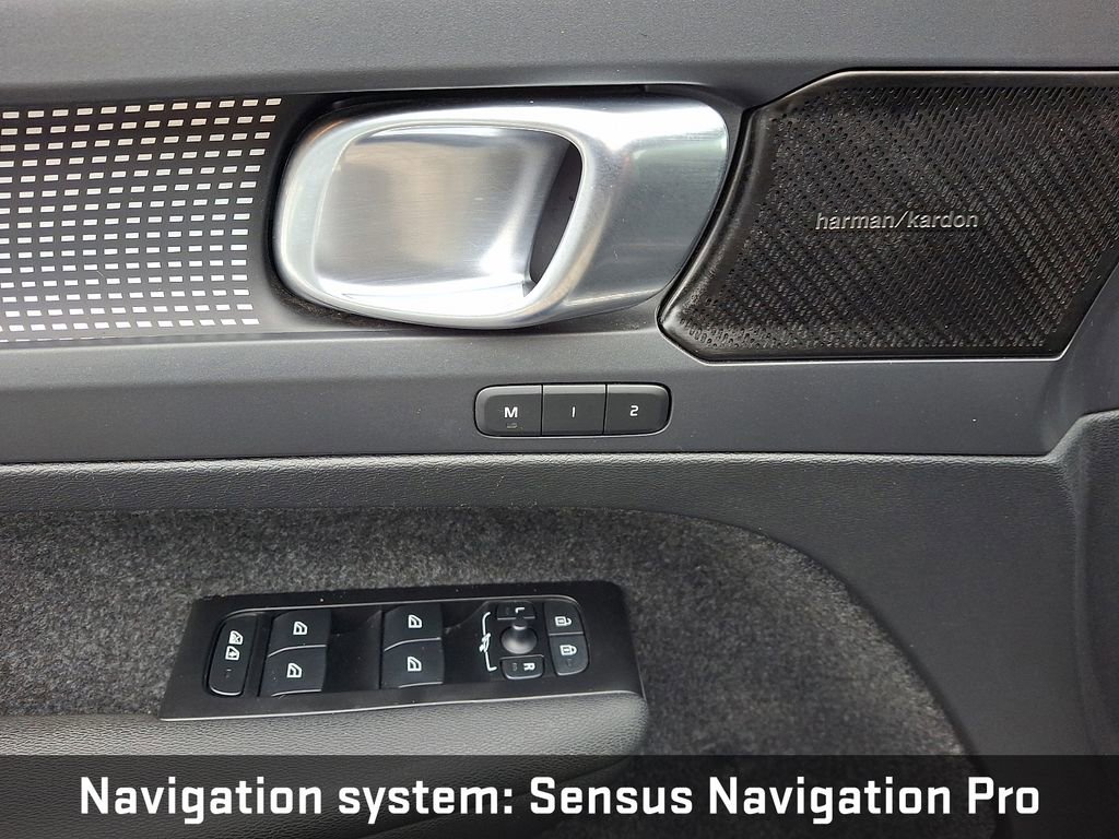 Used 2022 Volvo XC40 P8 Recharge Ultimate image 16