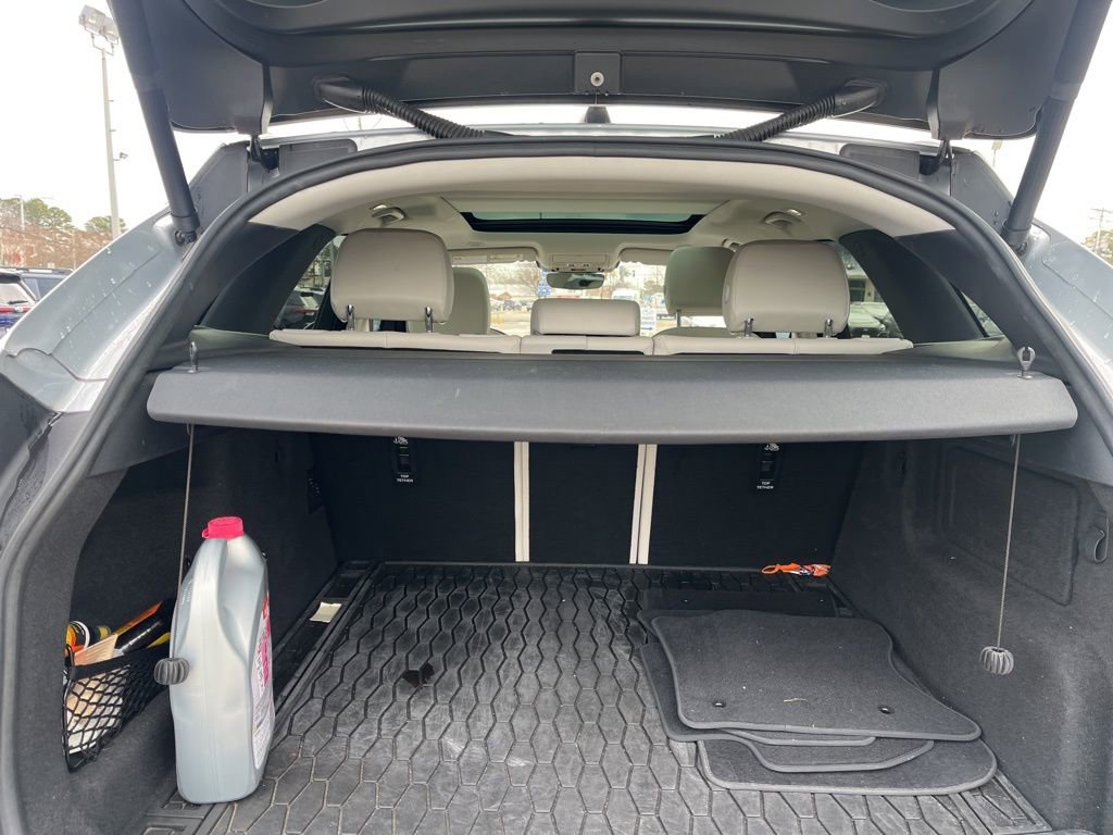 Used 2021 Jaguar F-PACE S image 9