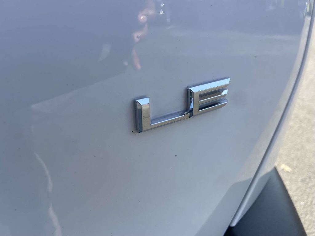 Used 2026 Toyota RAV4 LE AWD/4WD image 9