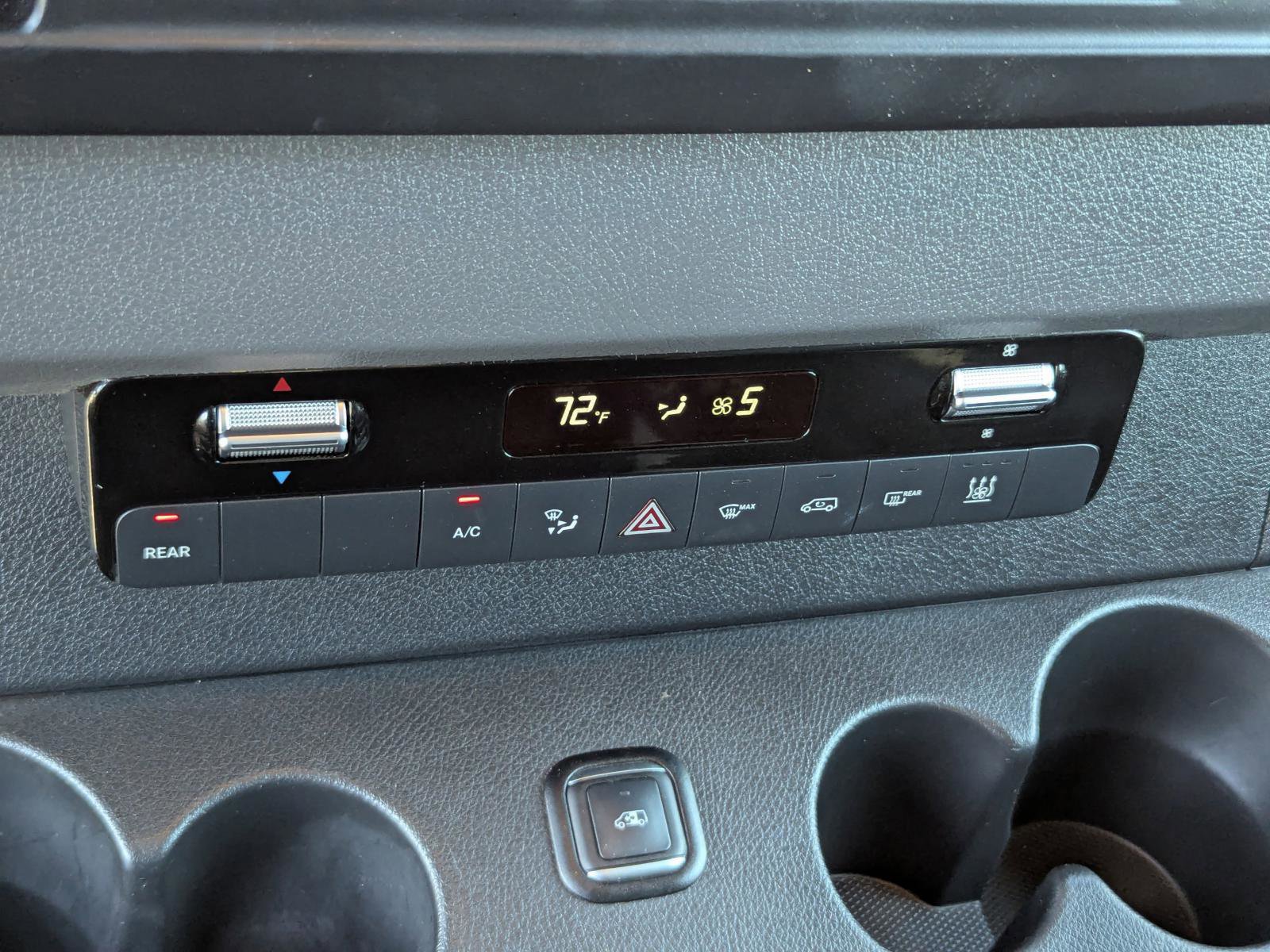 Used 2019 Mercedes-Benz Sprinter 2500 image 25