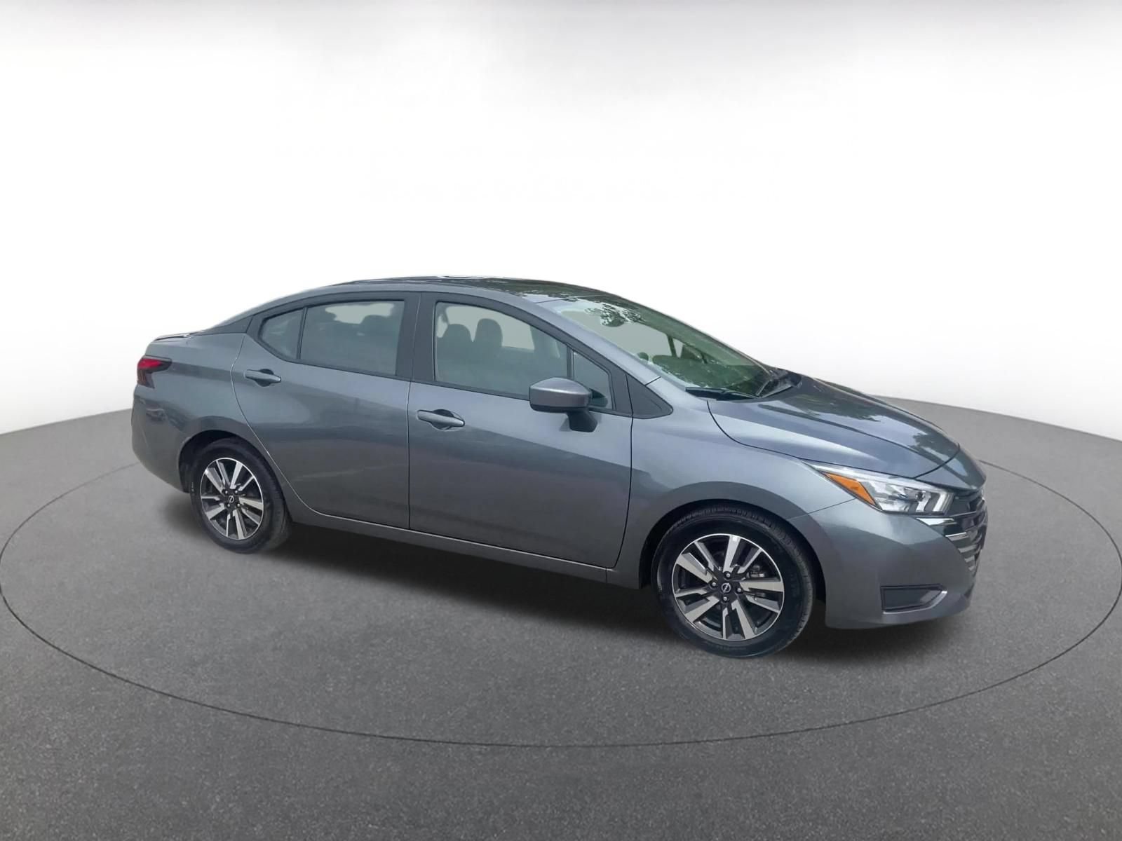 Used 2025 Nissan Versa SV FWD image 2