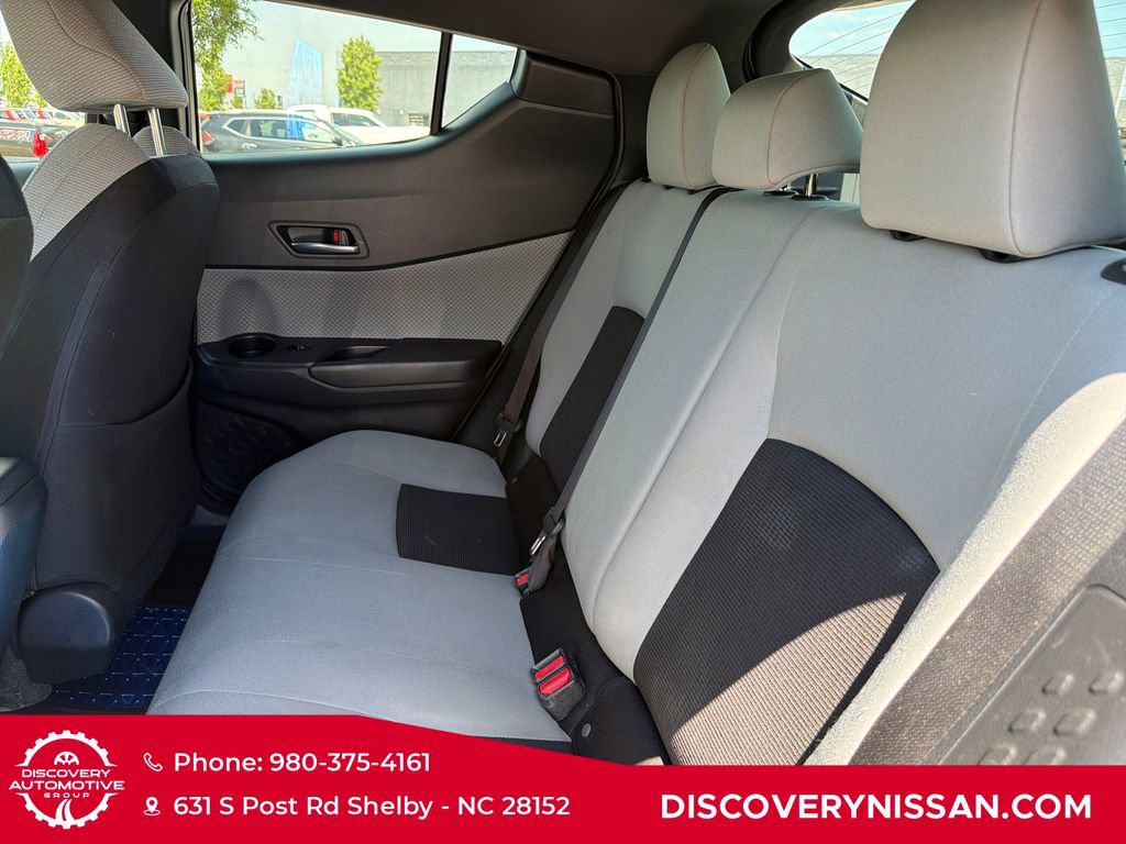 Used 2019 Toyota C-HR XLE FWD image 29