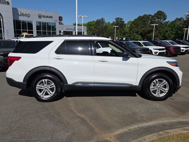 Used 2020 Ford Explorer XLT w/ Equipment Group 202A AWD/4WD image 14