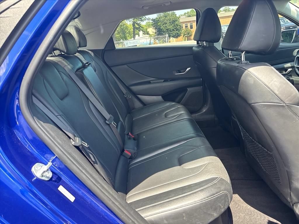 Used 2023 Hyundai Elantra Limited FWD image 12