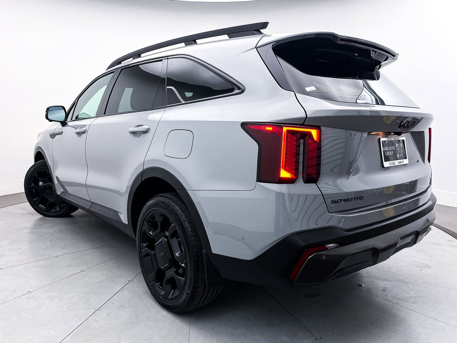 Used 2025 Kia Sorento SX Prestige image 2