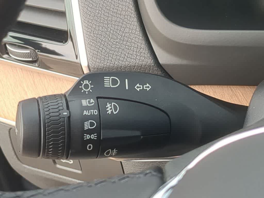 Certified 2024 Volvo XC90 B6 Plus AWD/4WD image 25