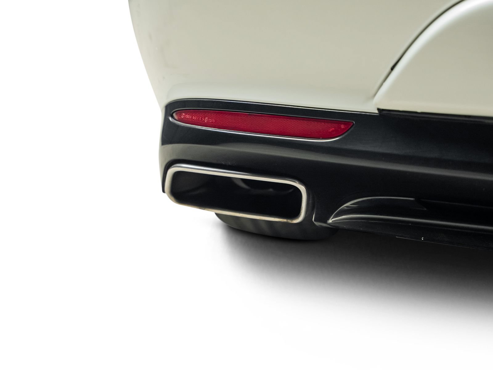 Used 2015 Mercedes-Benz S 550 4MATIC Coupe w/ Premium 1 Package image 16