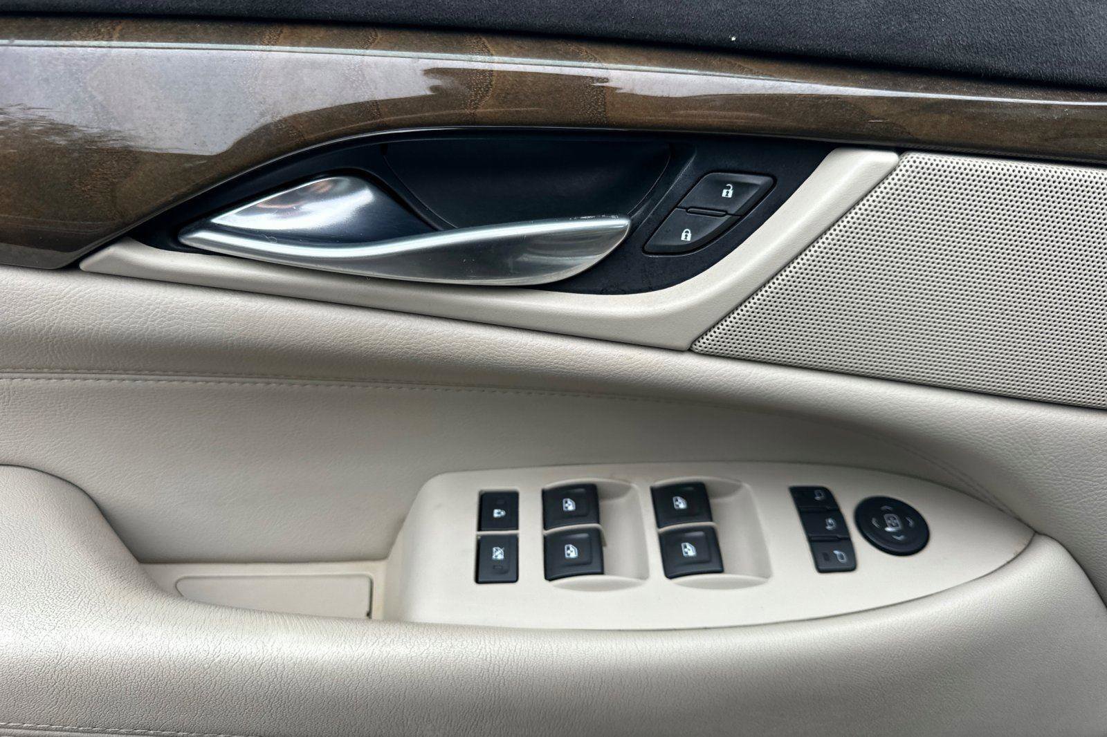 Used 2019 Cadillac Escalade Luxury image 5