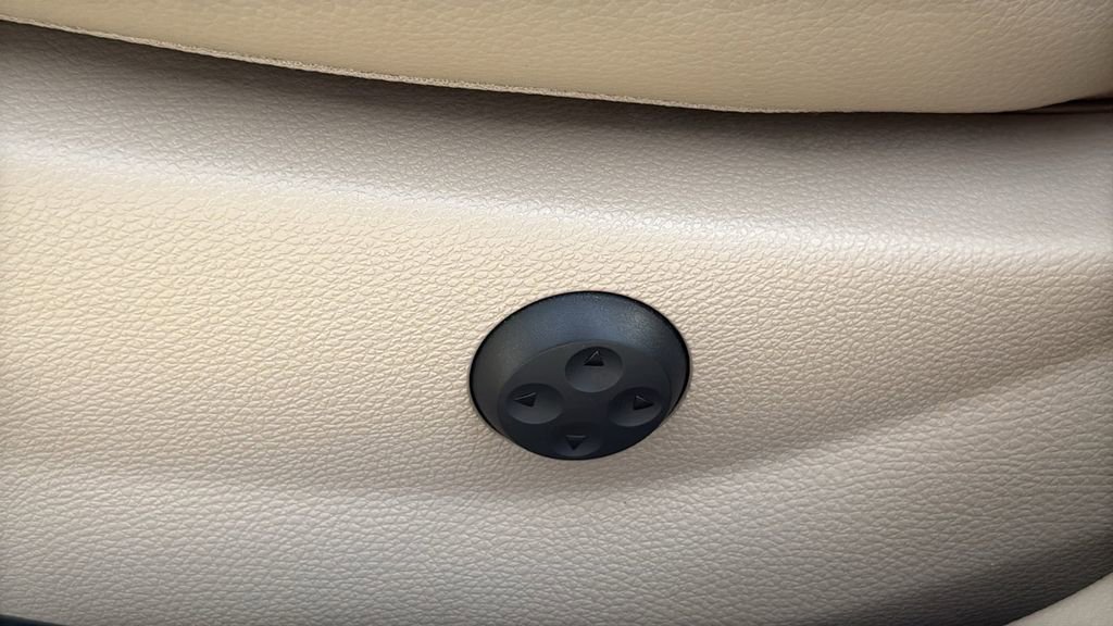 Used 2012 Mercedes-Benz C 250 Sedan image 20