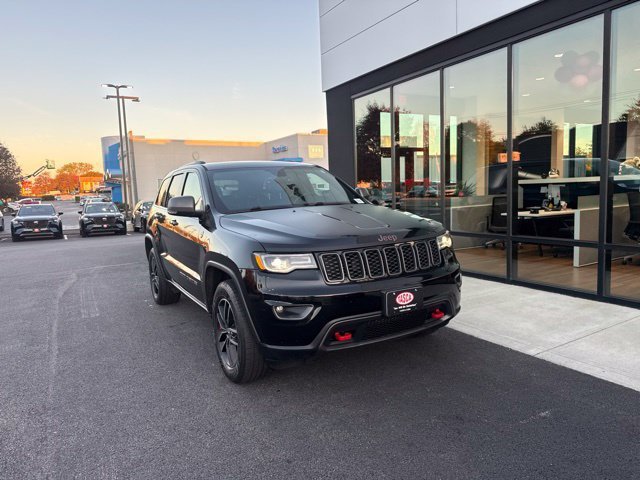 Used 2017 Jeep Grand Cherokee Trailhawk w/ Trailhawk Luxury Group AWD/4WD image 1