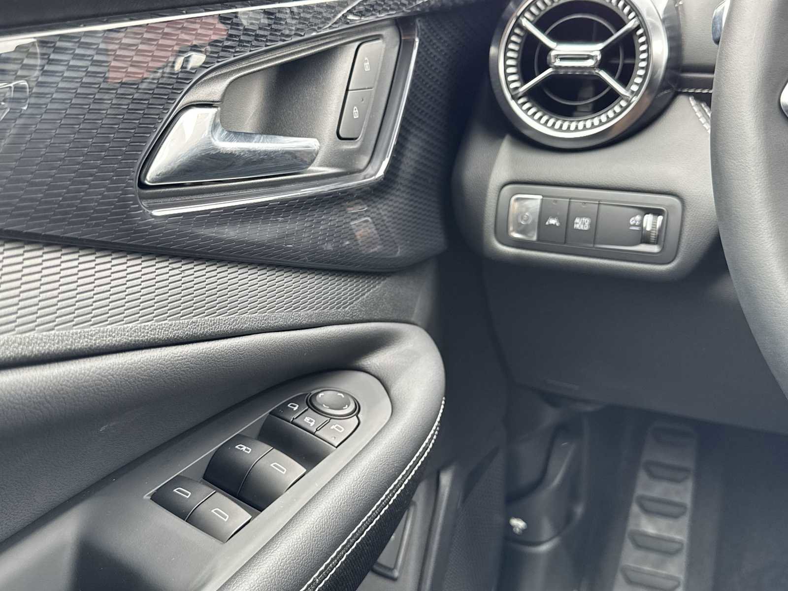 Used 2025 Chevrolet Blazer EV LT image 19