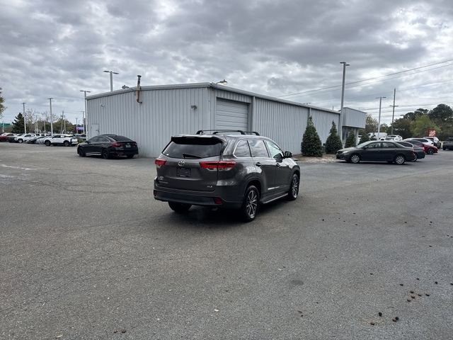 Used 2019 Toyota Highlander XLE FWD image 5