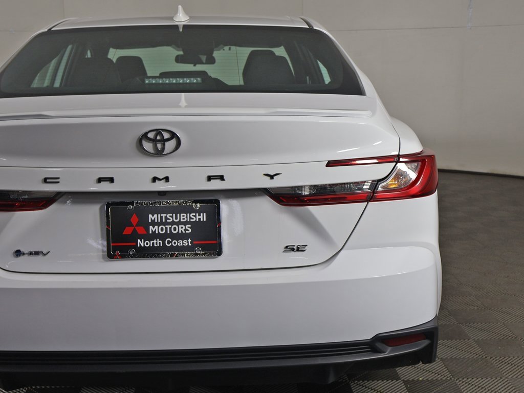 Used 2025 Toyota Camry SE image 14