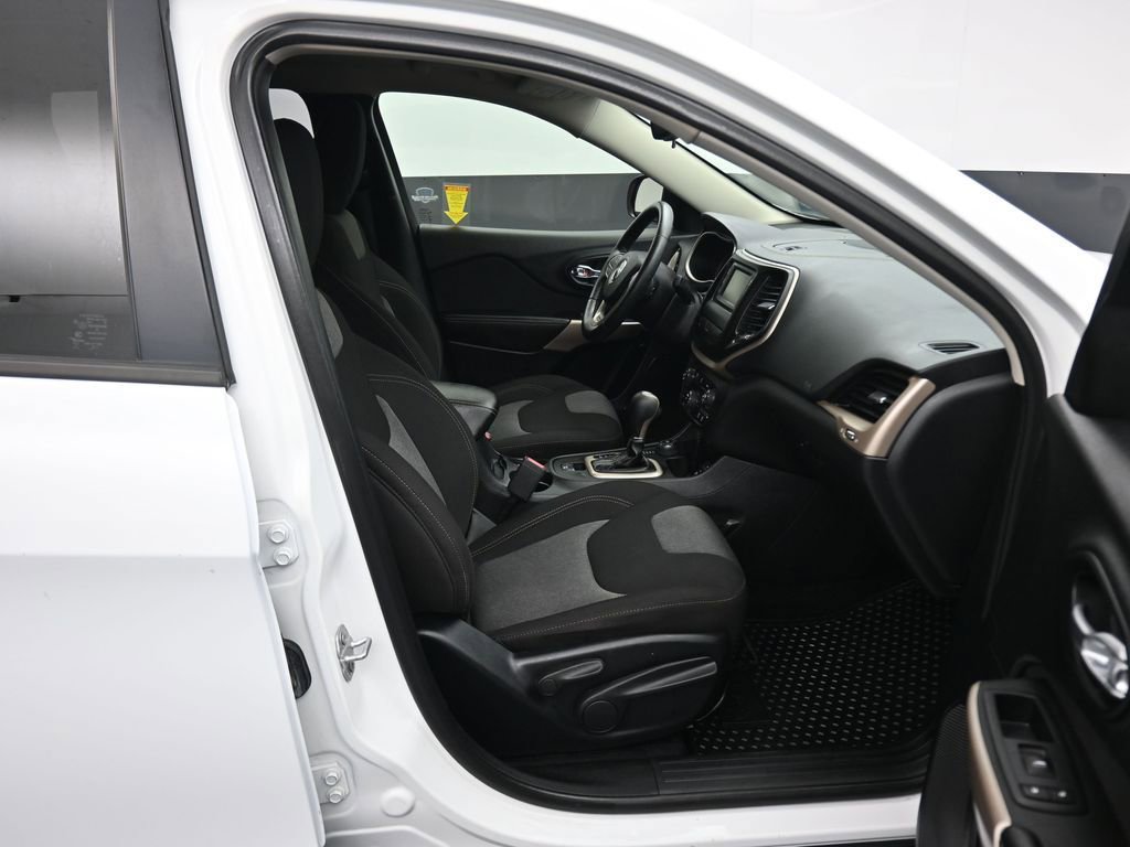 Used 2017 Jeep Cherokee Sport w/ Cold Weather Group image 39