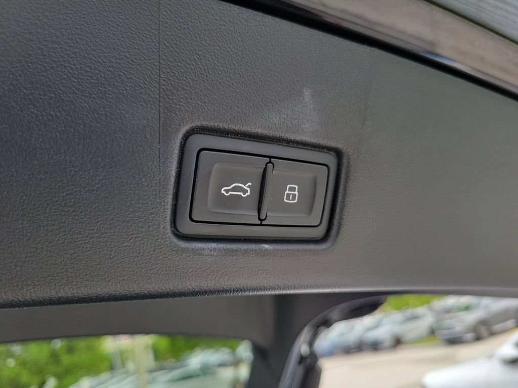Certified 2024 Audi Q4 e-tron Premium Plus w/ Premium Plus AWD/4WD image 32