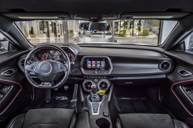 Used 2018 Chevrolet Camaro SS w/ Redline Edition RWD image 3