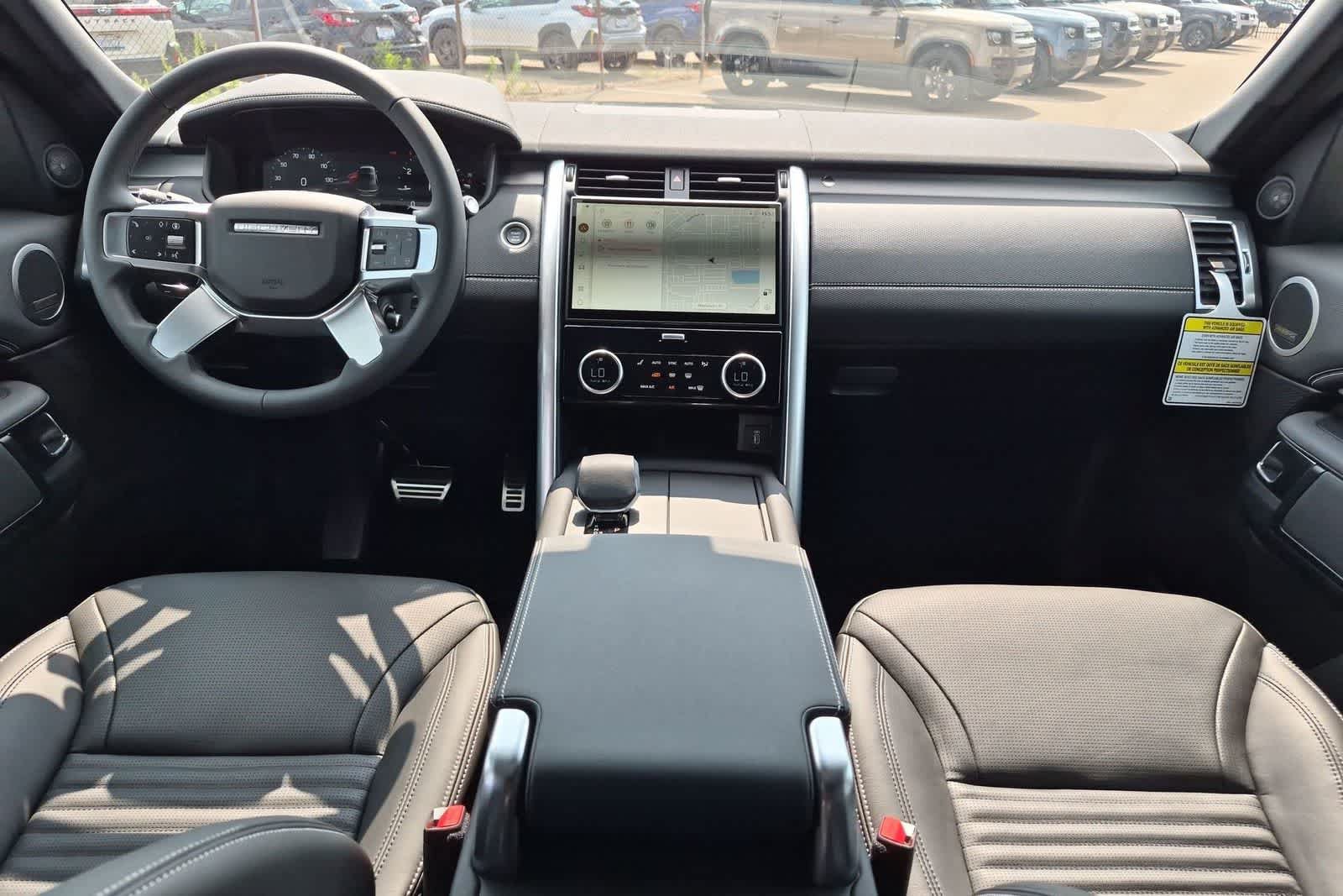 New 2026 Land Rover Discovery Dynamic SE AWD/4WD image 15