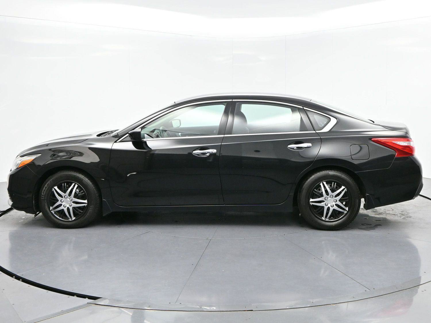 Used 2016 Nissan Altima 2.5 S w/ Power Driver Seat Package image 4