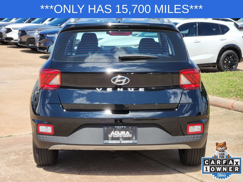 Used 2024 Hyundai Venue SEL FWD image 7