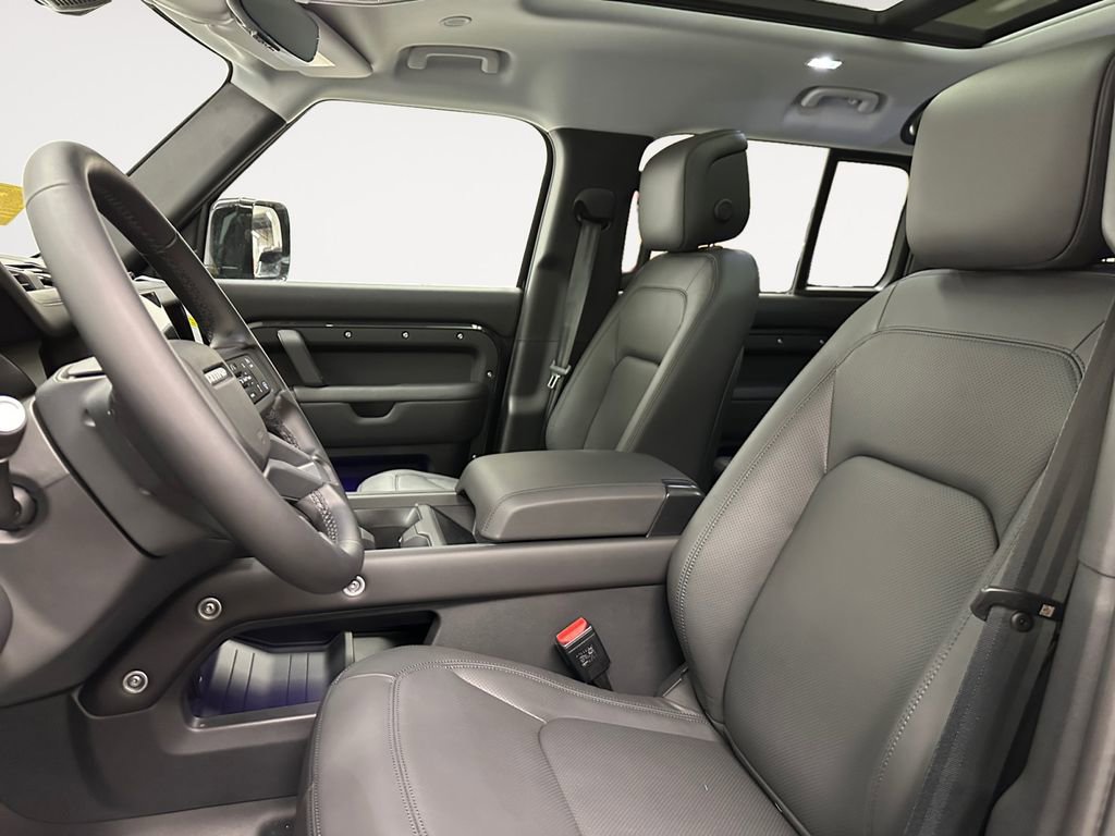 New 2026 Land Rover Defender 110 X-Dynamic SE image 9