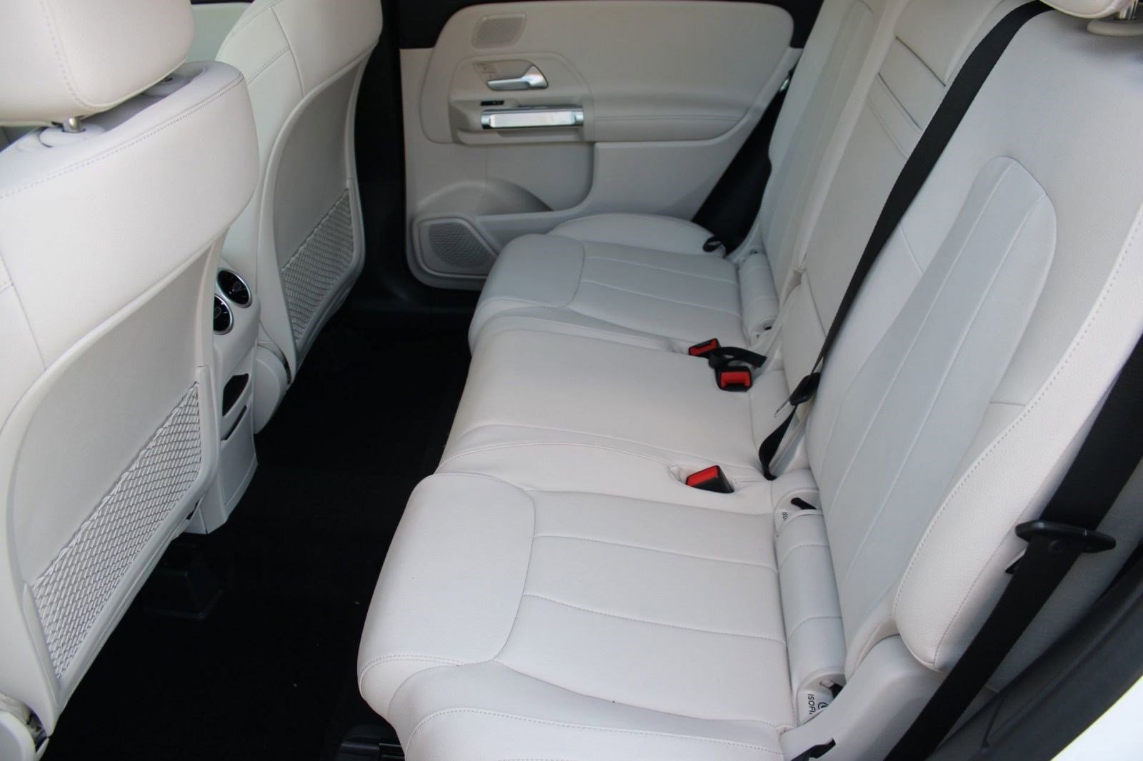 Used 2026 Mercedes-Benz GLB 250 image 28