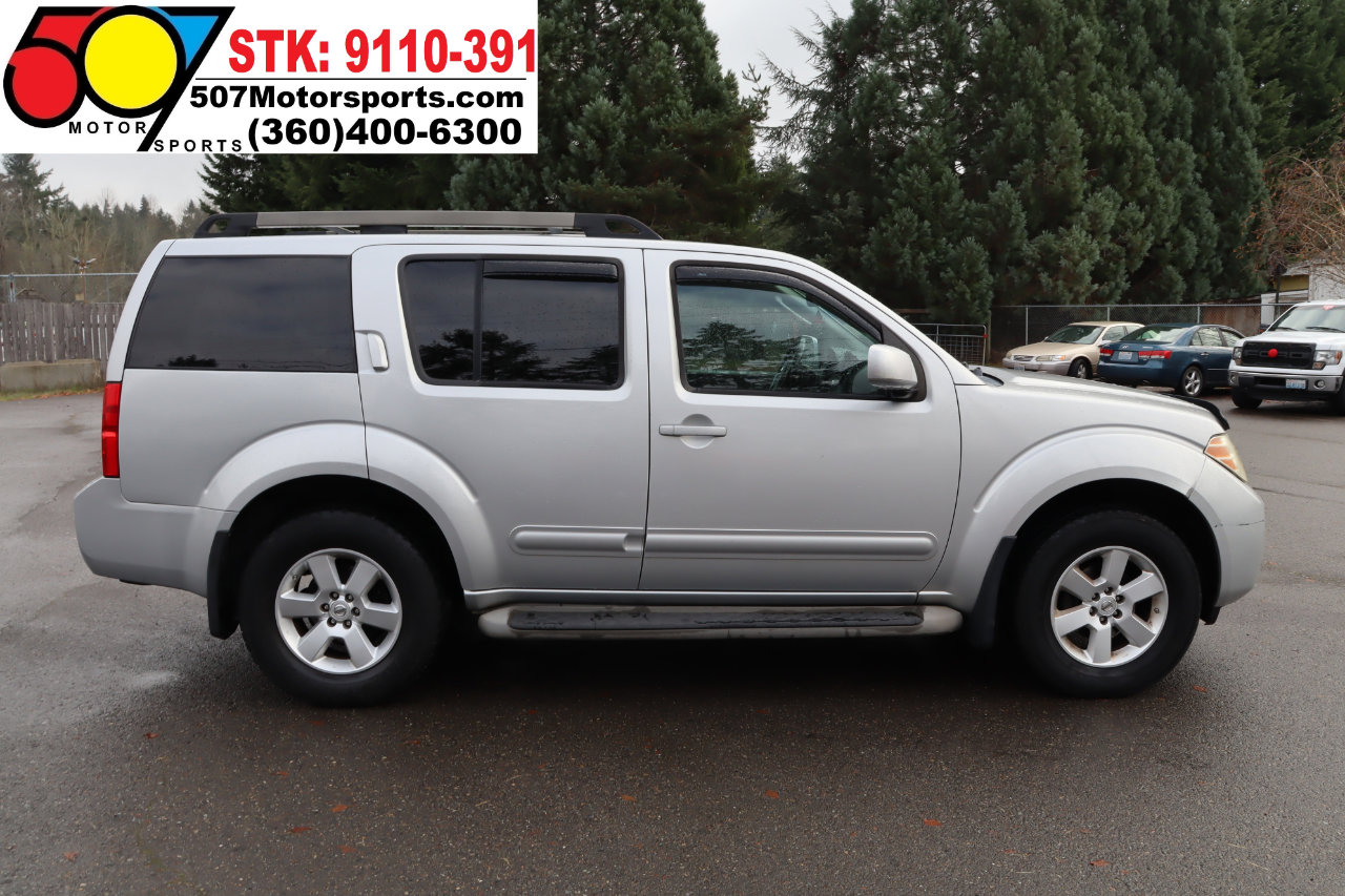 Used 2011 Nissan Pathfinder SV image 8