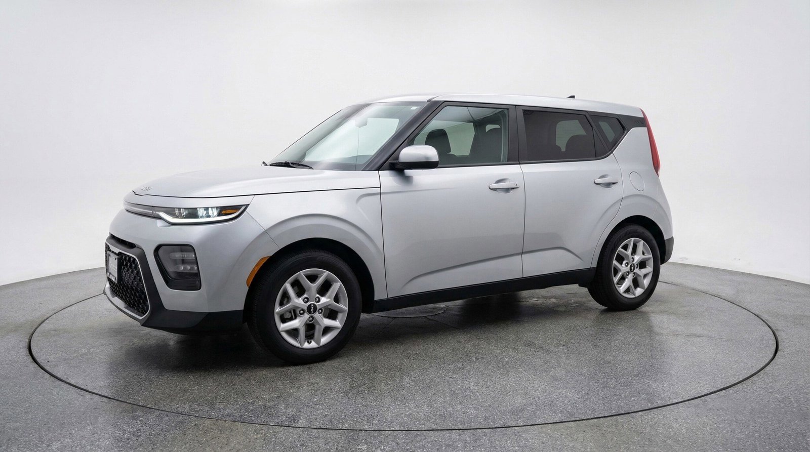Used 2025 Kia Soul LX w/ LX Technology Package FWD image 3