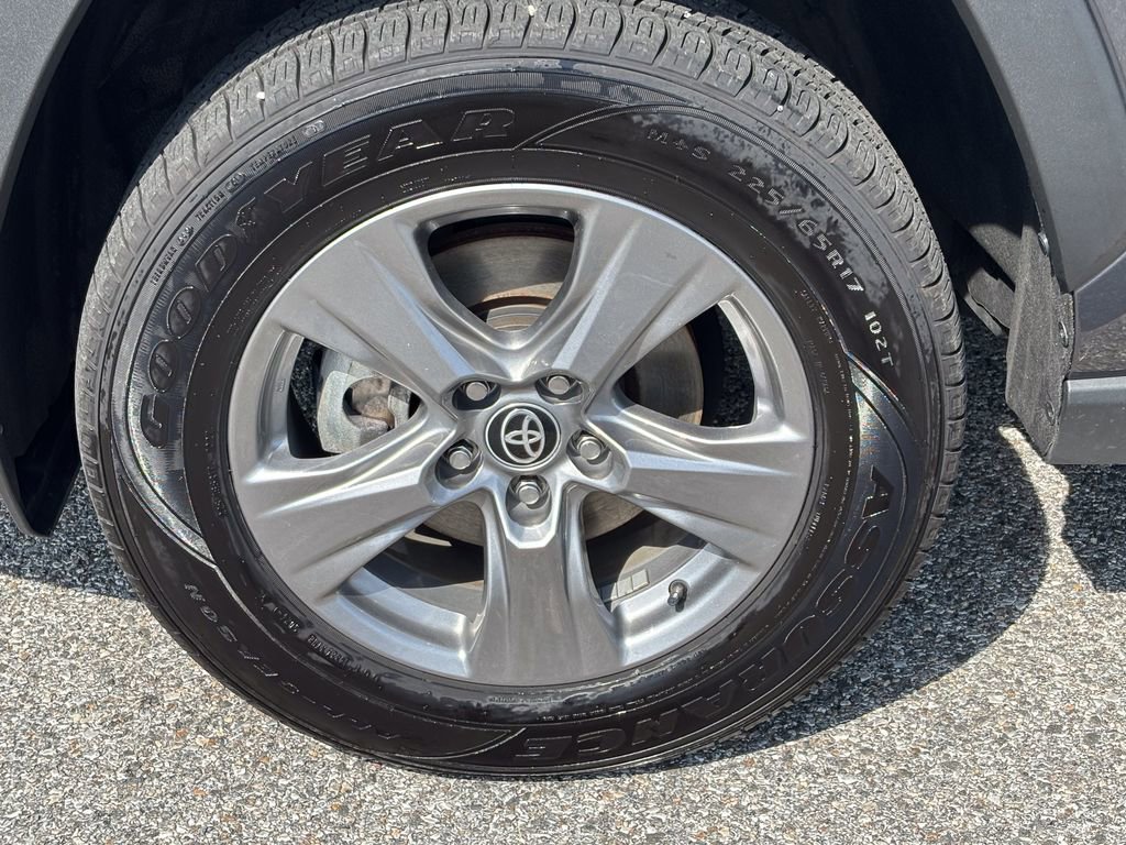 Used 2024 Toyota RAV4 XLE image 44